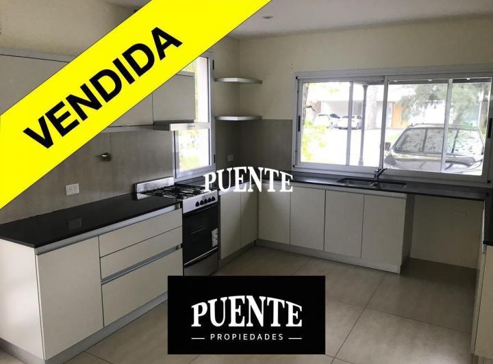 Casa · 278m² · 6 Ambientes · 2 Cocheras