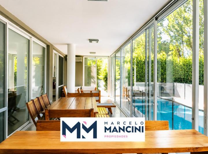 Casa · 280m² · 6 Ambientes · 6 Cocheras