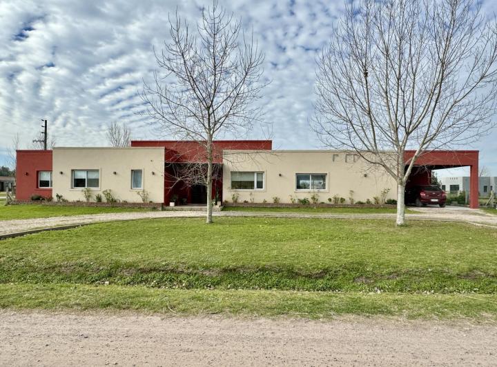 Casa · 195m² · 5 Ambientes · 2 Cocheras