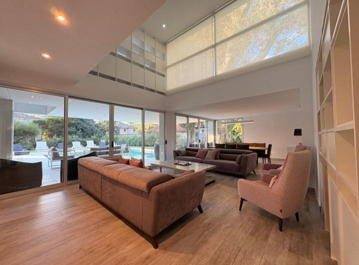 Casa · 468m² · 6 Ambientes · 3 Cocheras