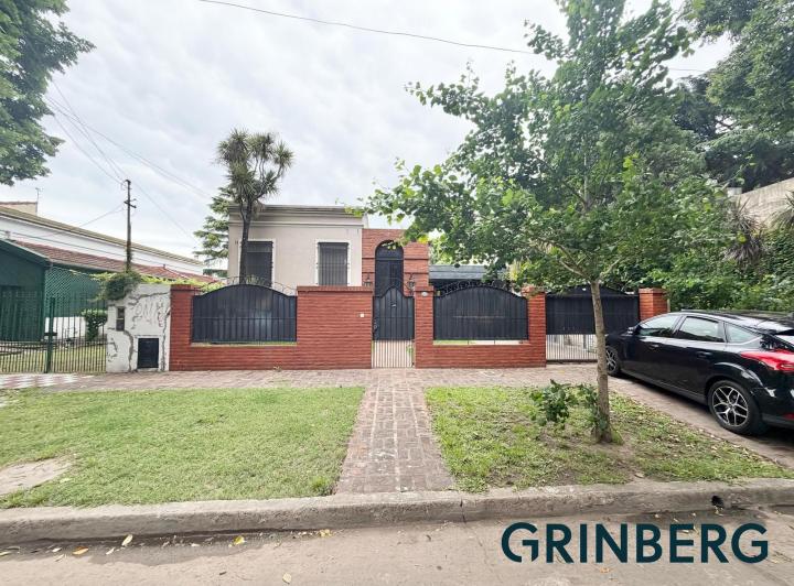 Casa · 350m² · 5 Ambientes · 4 Cocheras