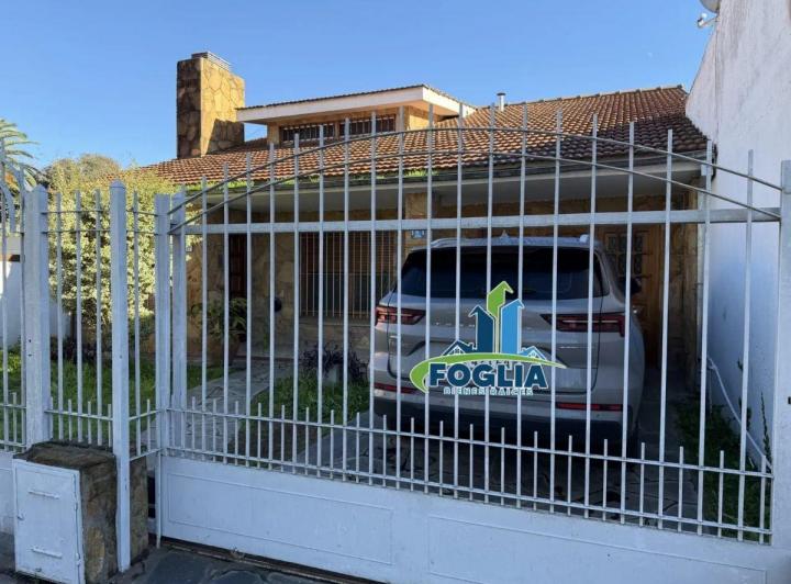 Casa · 380m² · 9 Ambientes · 3 Cocheras