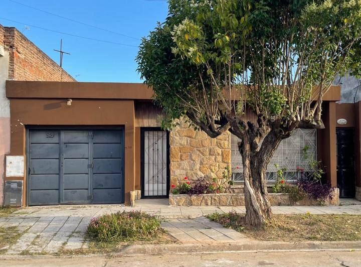 Casa · 209m² · 4 Dormitorios · 1 Cochera