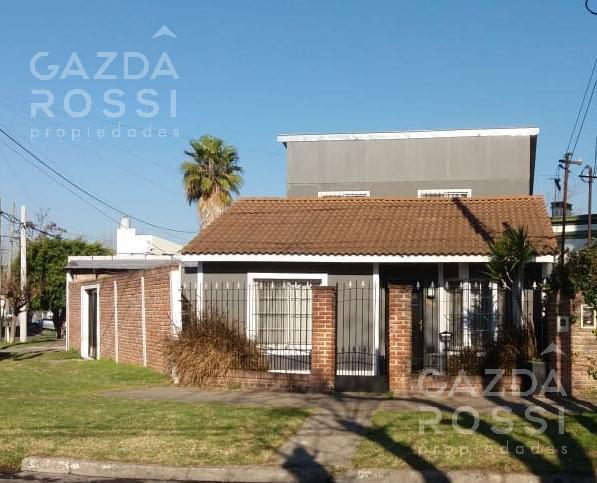 Casa · 144m² · 6 Ambientes · 3 Cocheras