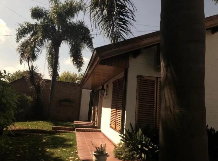 Casa · 400m² · 4 Dormitorios · 1 Cochera