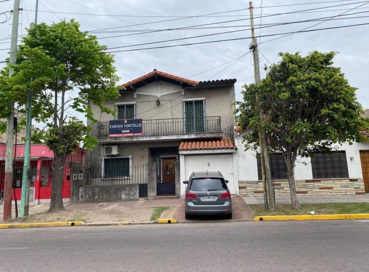 Casa · 149m² · 5 Ambientes · 2 Cocheras