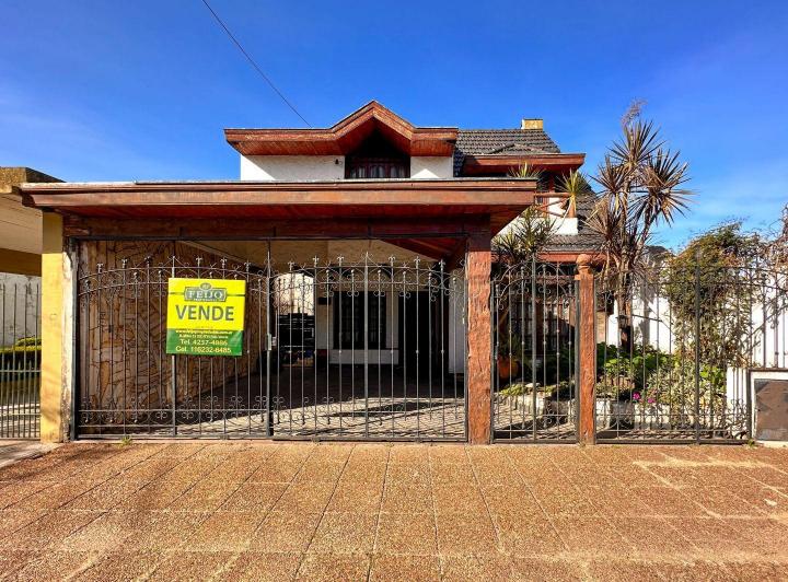 Casa · 89m² · 6 Ambientes · 1 Cochera