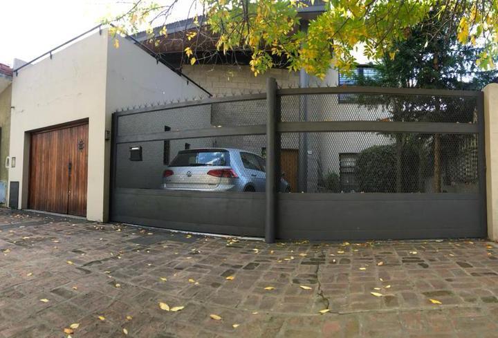 Casa · 200m² · 6 Ambientes