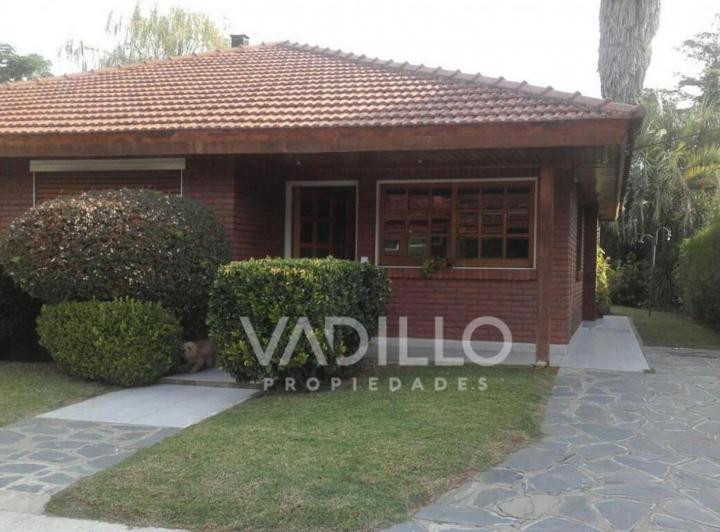 Casa · 160m² · 5 Ambientes · 2 Cocheras