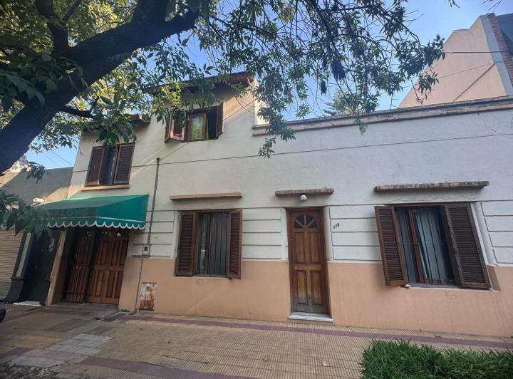 Casa · 135m² · 5 Ambientes · 1 Cochera