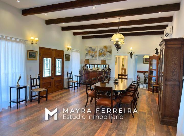 Casa · 380m² · 7 Ambientes · 2 Cocheras