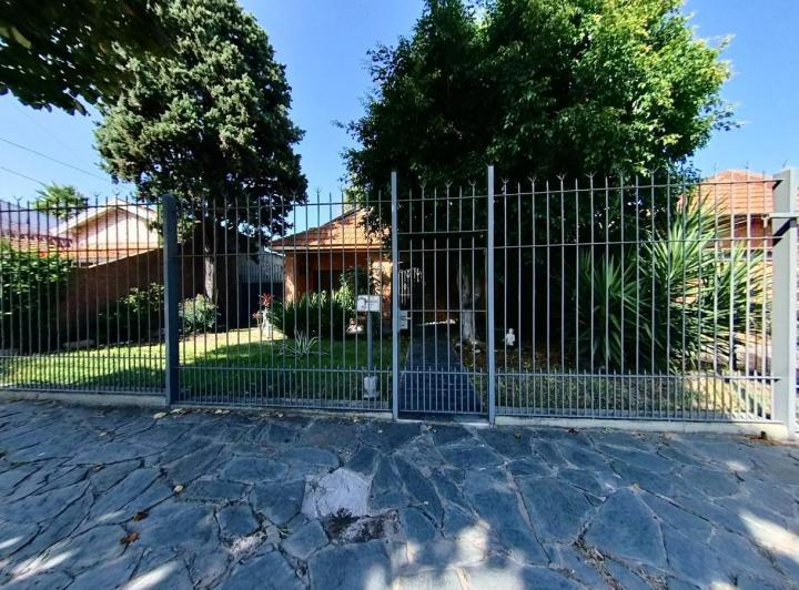 Casa · 329m² · 7 Ambientes · 5 Cocheras