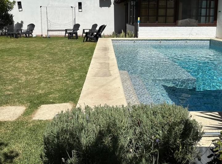 Casa · 280m² · 5 Ambientes · 4 Cocheras
