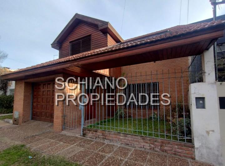 Casa · 201m² · 5 Ambientes · 1 Cochera