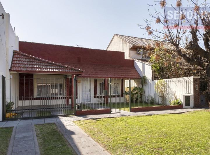Casa · 127m² · 5 Ambientes · 1 Cochera