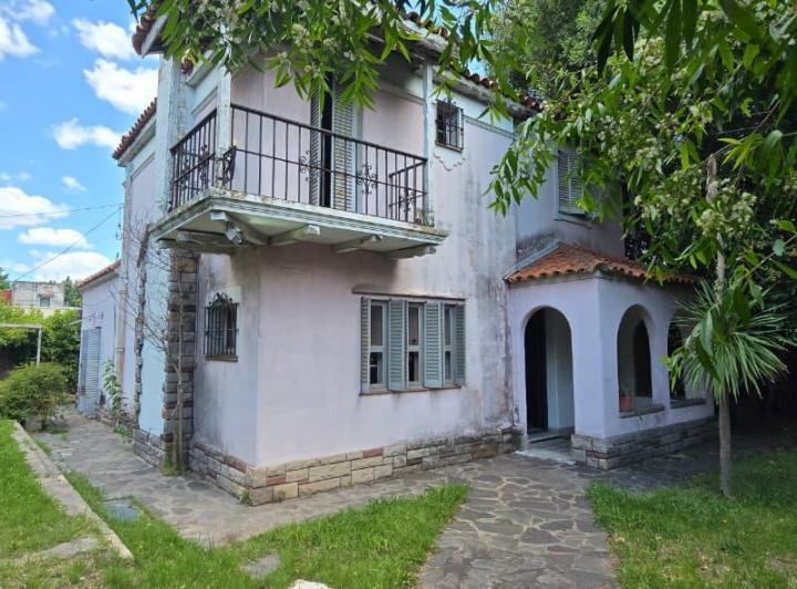 Casa · 150m² · 4 Ambientes · 3 Cocheras