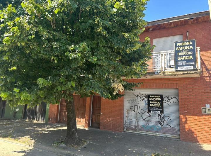 Casa · 275m² · 6 Ambientes · 2 Cocheras