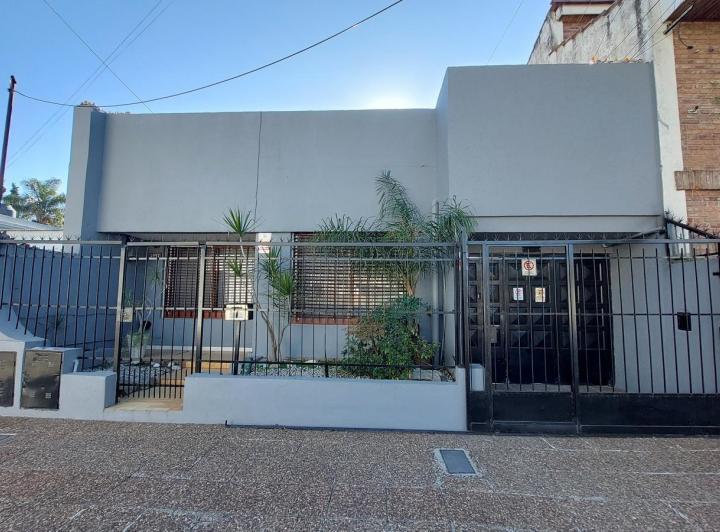 Casa · 177m² · 6 Ambientes · 3 Cocheras
