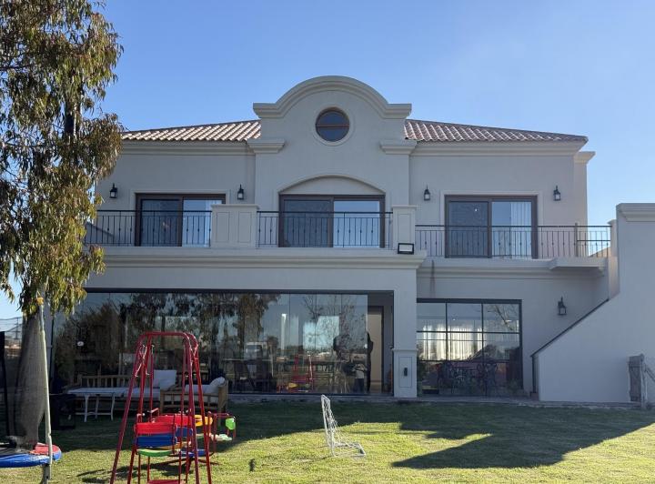 Casa · 568m² · 5 Ambientes
