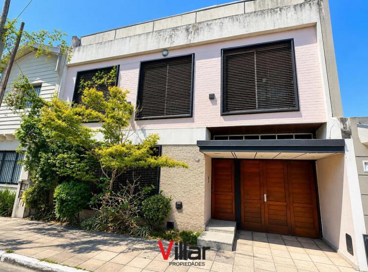 Casa · 260m² · 5 Ambientes · 1 Cochera