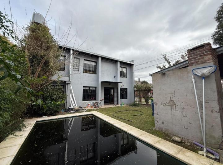 Casa · 144m² · 6 Ambientes · 1 Cochera