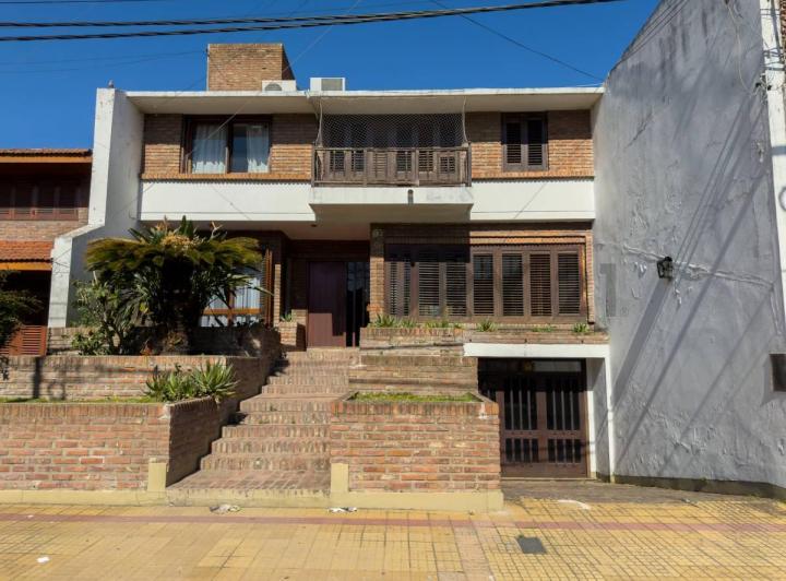 Casa · 370m² · 4 Dormitorios