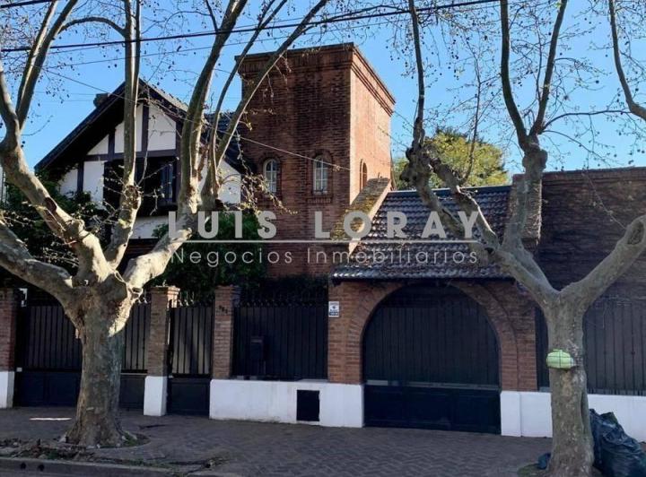 Casa · 350m² · 5 Ambientes · 3 Cocheras