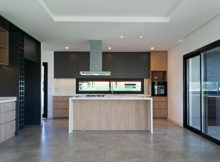 Casa · 222m² · 5 Ambientes · 2 Cocheras