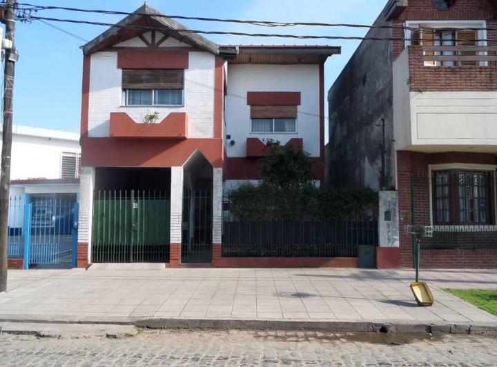 Casa · 179m² · 5 Ambientes · 1 Cochera
