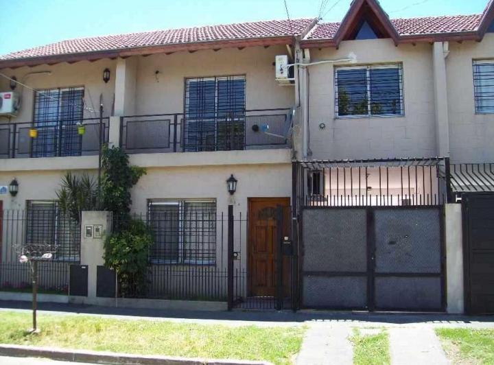 Casa · 115m² · 4 Ambientes · 1 Cochera