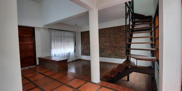 Casa · 1m² · 5 Ambientes