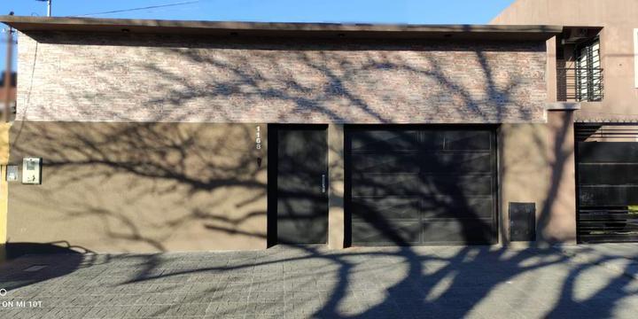 Casa · 200m² · 5 Ambientes
