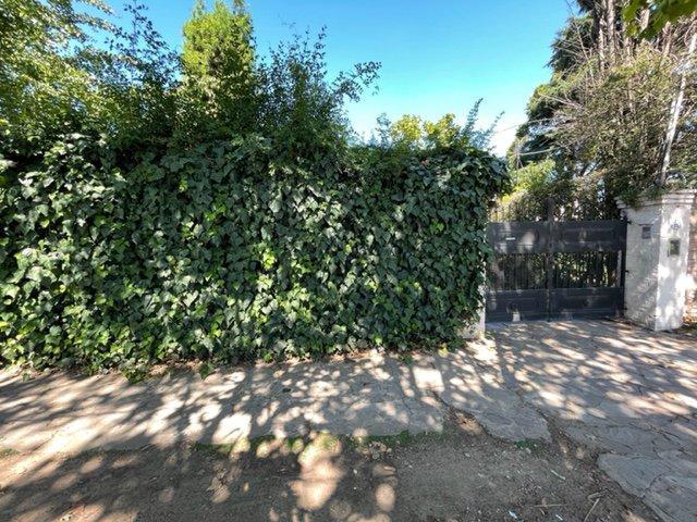 Casa · 330m² · 6 Ambientes · 1 Cochera