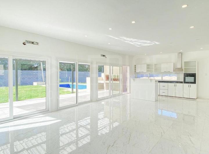 Casa · 196m² · 5 Ambientes · 1 Cochera
