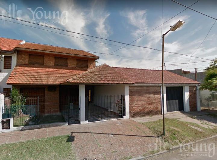 Casa · 253m² · 6 Ambientes · 3 Cocheras