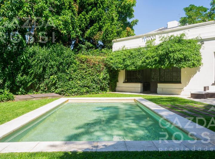 Casa · 450m² · 6 Ambientes · 6 Cocheras