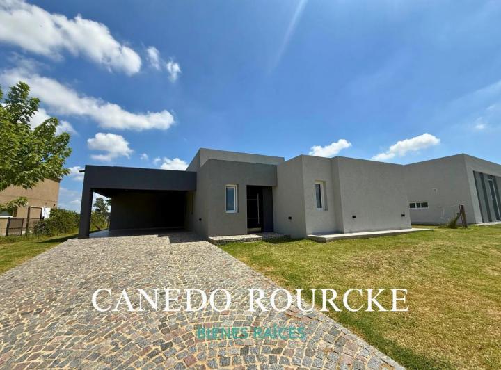 Casa · 170m² · 5 Ambientes · 2 Cocheras