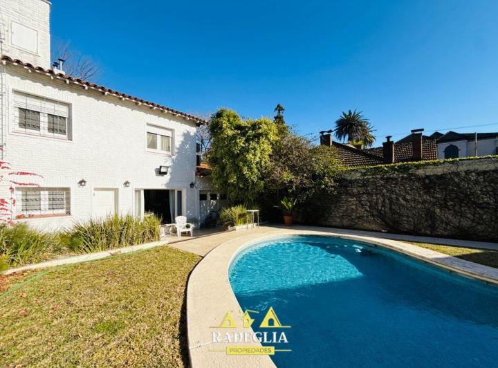 Casa · 100m² · 5 Ambientes · 2 Cocheras