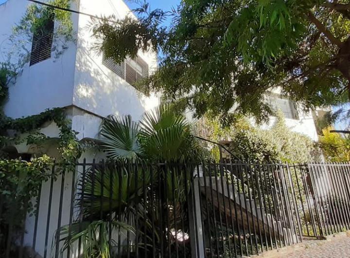 Casa · 140m² · 6 Ambientes · 1 Cochera
