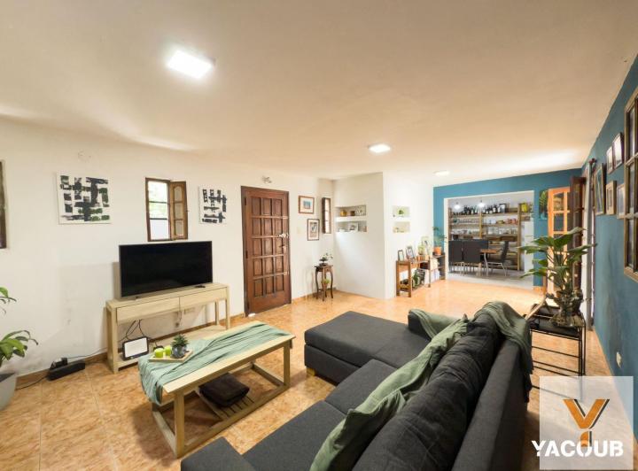Casa · 150m² · 6 Ambientes · 1 Cochera