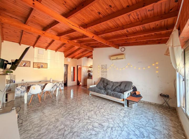 Casa · 340m² · 5 Ambientes · 2 Cocheras