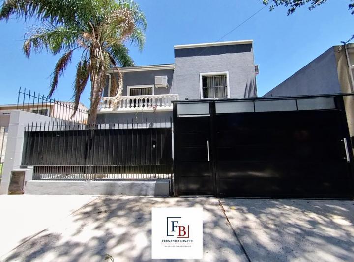 Casa · 250m² · 7 Ambientes