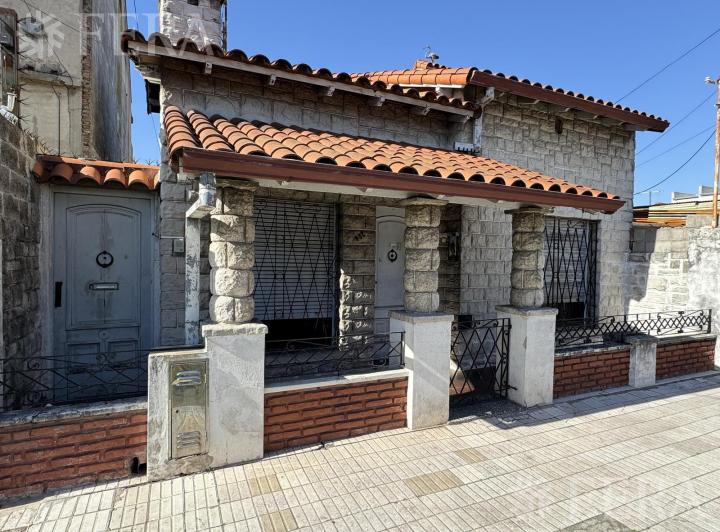 Casa · 180m² · 6 Ambientes