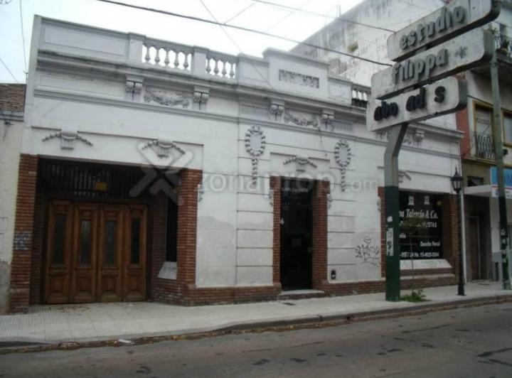 Casa · 300m² · 4 Dormitorios