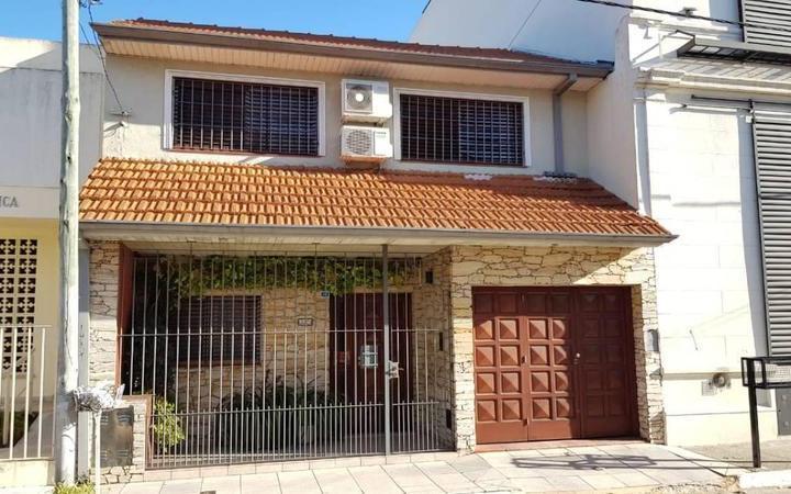 Casa · 158m² · 5 Ambientes · 1 Cochera