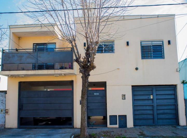Casa · 111m² · 6 Ambientes · 3 Cocheras
