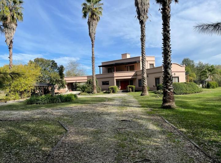 Casa · 450m² · 5 Ambientes