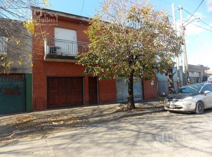 Casa · 260m² · 7 Ambientes