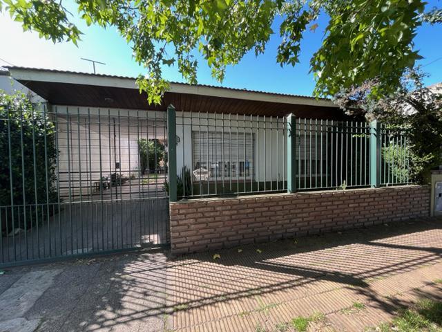 Casa · 133m² · 5 Ambientes · 3 Cocheras