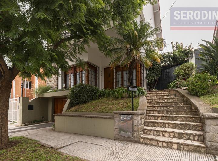 Casa · 290m² · 5 Ambientes · 1 Cochera